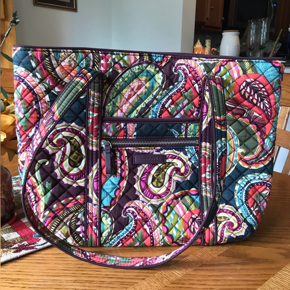 Vera Bradley tote bag in Heirloom Paisley print